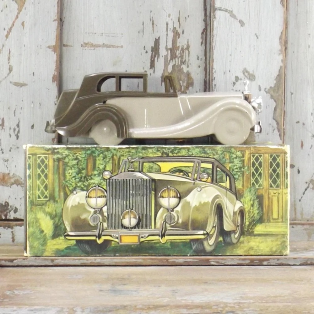 Brand New Vintage Rolls Royce car deep woods after shave 6oz